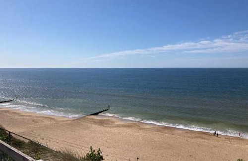 Southbourne Apartment | New apartment within short walk of the beach