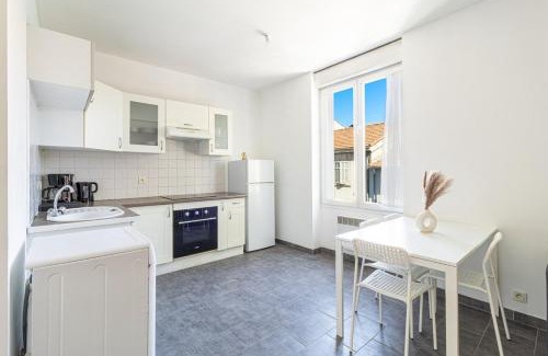 Saint-Pierre Apartment | New Appt lumineux Tout équipé Quartier central