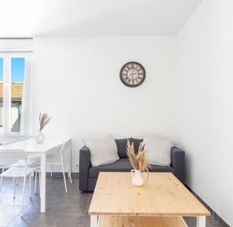 Saint-Pierre Apartment | New Appt lumineux Tout équipé Quartier central