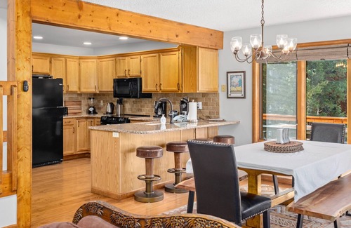 Aspen Brook House | NEW! Aspen Brook Kyle Cabin By Estes Park Homes