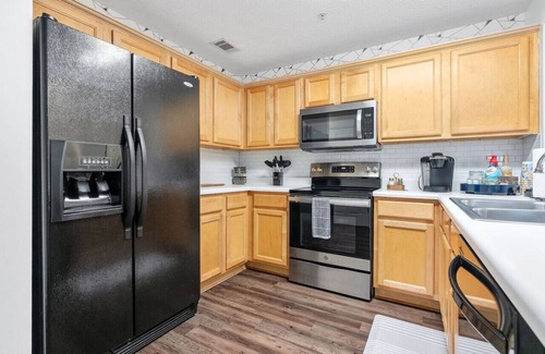 Auburn Apartment | New AU Oasis 2 Mins to Downtown & Stadium Sleeps 10
