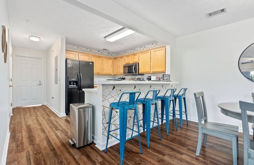 Auburn Apartment | New AU Oasis 2 Mins to Downtown & Stadium Sleeps 10