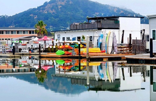 San Rafael Boat Rental | NEW!Avail MLK & Pres. Week! Stunning Studio Floating Home!SF&Sausalito!WiFi