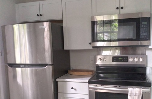 North Charleston House | NEW Azalea Cottage near everything!