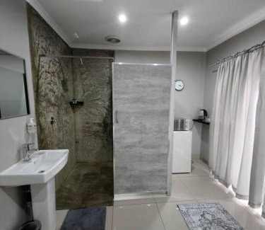 Newcastle Bed & Breakfast | New Bali Guesthouse