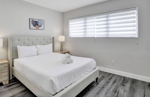 Bay Harbor Islands Apartment | New Bay Harbor Suite | 3 Beds with Pool