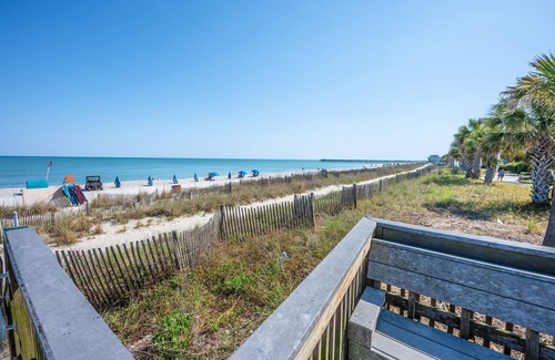 Downtown Myrtle Beach Condo | New Bay View Resort,Great Location,Boardwalk,Pools