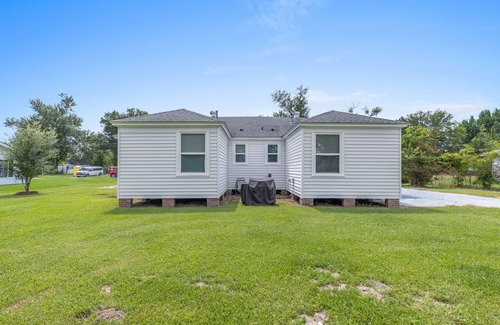 Lake Charles House | New! “Bayou Bungalow: Work or Wander”