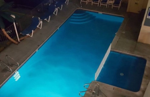 Cape May - Wildwood Condo | NEW! Beach Chic-Pool-triple bunks-Slps 7-beach chairs & cart-elev-off BW