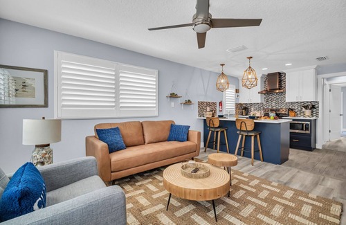 Indian Rocks Beach House | NEW Beach Retreat – Patio & Hammock, Walk to the Beach for the Perfect Escape.