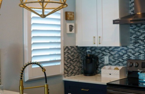 Indian Rocks Beach House | NEW Beach Retreat – Patio & Hammock, Walk to the Beach for the Perfect Escape.