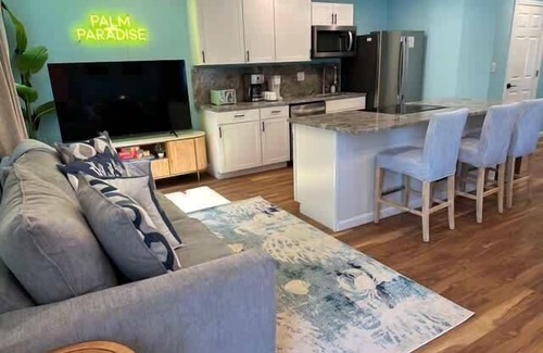 South Bradenton Condo | *NEW* Beach Waves - 4 bed, 2 bath Sleeps 8