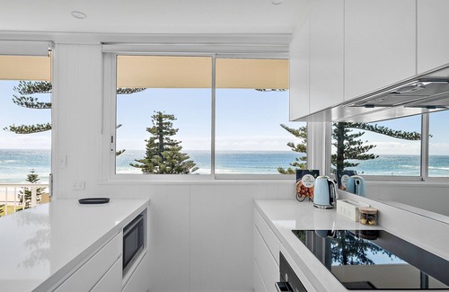 Manly Apartment | New Beachfront Fully Renovated Stunning Beach Views