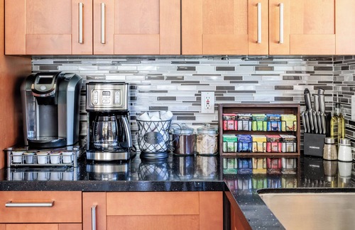 Big Bear Cabin | New! Bearadise ~ Frank's Fort Mountain Estate