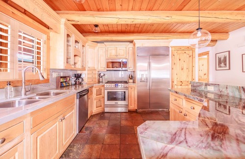 Summit Estates Cabin | New! Bearadise ~ Summit Lodge