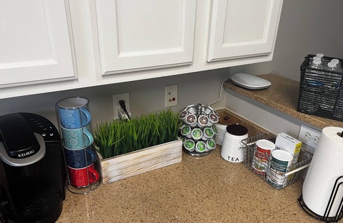 Stockbridge House | New Beautiful home no stairs and 12 mins from ATL airport minutes from downtown