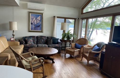 Hammondsport Cottage | NEW Beautiful lakefront cottage on east side of Keuka lake WITH BOAT LAUNCH