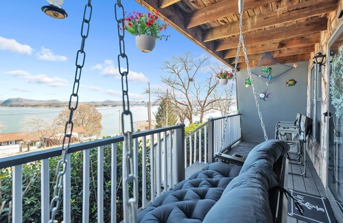 Rutledge House | NEW! Beautiful Lakeview Chateau with Stunning Views