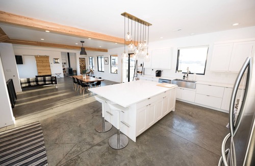 Four Corners House | NEW Beautiful Modern Bozeman Home with views!