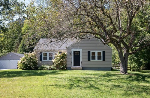 Williamstown House | NEW! Berkshire Bliss. Cheery & comfortable private home in Williamstown Center