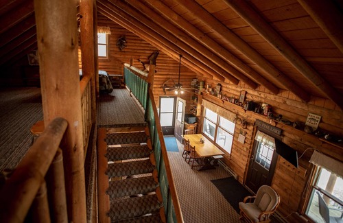 Perham Cabin | NEW! Big Pine | Fireside Log Cabin