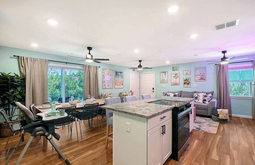 South Bradenton Condo | *NEW* Bradenton Bliss Basecamp - 5bed 2bath Sleeps 10