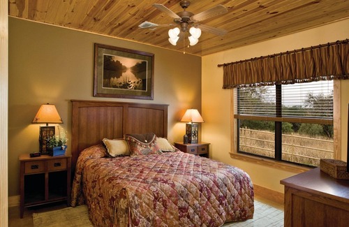 Gruene Resort | New Braunfels Resort 3bdr Deluxe