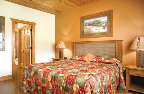 Gruene Resort | New Braunfels Resort 2bdr Deluxe