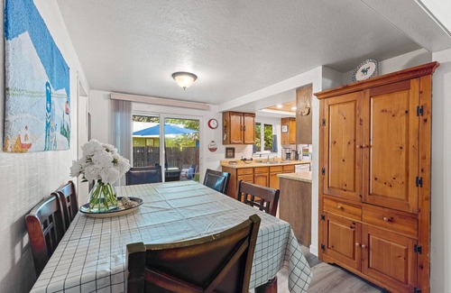McCall House | New! Break at 208, walk to lake, park, downtown, hospital - pet-friendly
