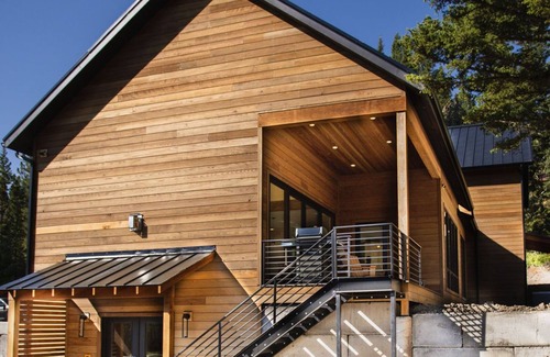 Bozeman House | NEW Bridger Bowl Modern Home - 16 miles from Main Street, Bozeman