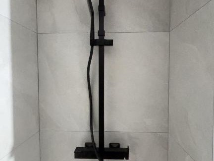 Laval Apartment | New, bright apartment