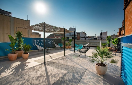El Camp de l'Arpa del Clot Apartment | New Bright quiet 2 bedroom in Eixample
