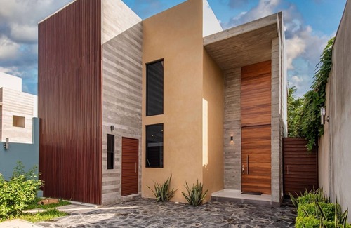 Bacocho House | New Build 10 min walk to the Turtle Release Beach -Pool - 2 mins to downtown