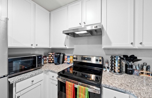 Southside House | NEW BUILD! 3BR - Near Lackland & Seaworld
