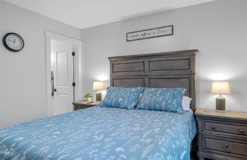 Boiling Springs House | New build duplex-sleeps 6! Pet friendly!