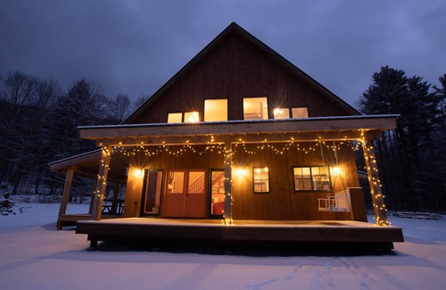 Mendon House | New Build, Great Cook's Kitchen and Great for (well- behaved) Children