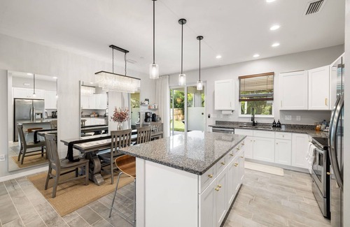 Caloosahatchee House | New Build Home w/King Suite, Pet Friendly, Fenced Yard, Safe, Central Location
