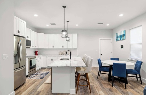 Tampa House | New build in Old West #2, 3 Bed 2 Bath Family Rental