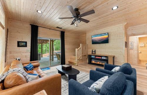 Cleveland Ski Chalet | New Build, Lake Fun, Near Helen