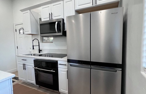 Lehi Apartment | New Build Luxurious Modern Apartment With a Private Garage And a Covered Porch