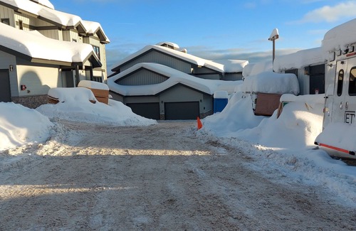 Big White Ski Resort Condo | New build mountain retreat - steps from Happy Valley
