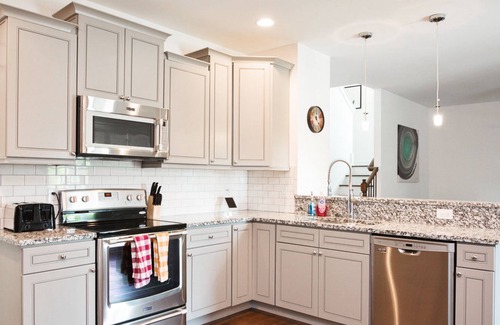 Woodbine House | New-Build Nashville House Near Downtown, Airport, Shopping & Zoo