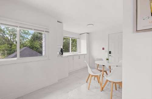 Windsor Apartment | New Build Open 2 Bedroom Unit