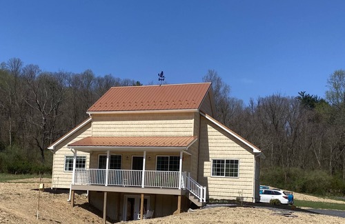 Elliottsburg House | New build OWL HOUSE, quiet, near trails, stargazing!