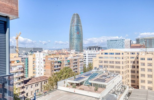 El Parc i la Llacuna del Poblenou Apartment | New build Poblenou 2BR w/Pool, nr Glories, by Blueground