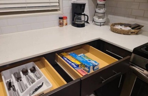 Sunset Farms Apartment | New Build Private Guest Suite Short & Long Term