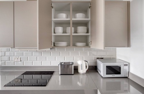 Whitechapel Apartment | New Build Tower Hamlets 2BR w/ Balcony nr Tube, by Blueground
