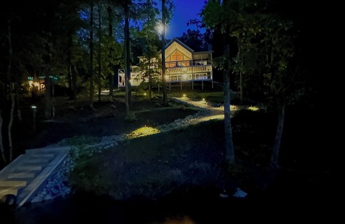 Jacksboro House | New Build, Waterfront 6 Bedroom and 6.5 Bath House on Norris Lake in Big Creek.
