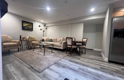 Barrie House | New-built 2-bedroom Luxury stay