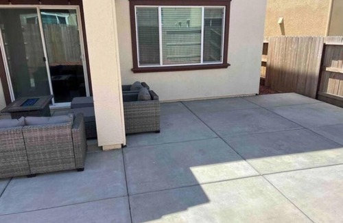 Roseville House | New built: corp/insurhousing/pet/close2shop/30+days